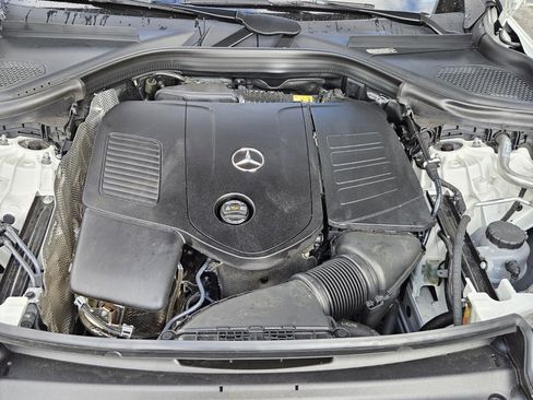 Certified 2024 Mercedes-Benz GLC 300 4MATIC image 28