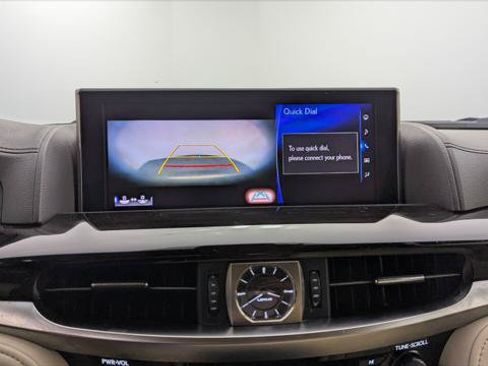 Used 2018 Lexus LX 570 4WD image 28