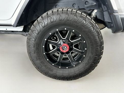 Used 2018 Jeep Wrangler Unlimited Rubicon AWD/4WD image 11