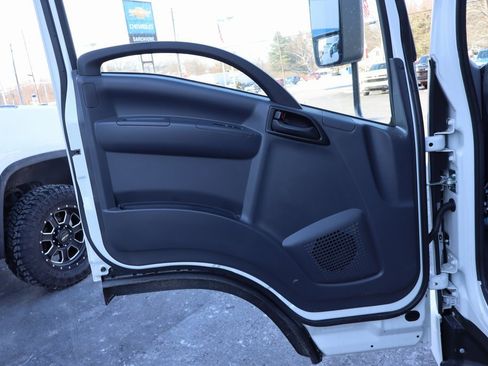 New 2025 Chevrolet Low Cab Forward image 8