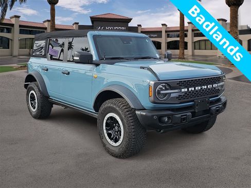 Used 2023 Ford Bronco Badlands w/ Sasquatch Package image 2