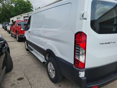 Used 2025 Ford Transit 250 Low Roof w/ Exterior Upgrade Package RWD image 4