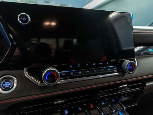 Used 2024 Chevrolet Colorado Z71 w/ Z71 Convenience Package 2 image 12