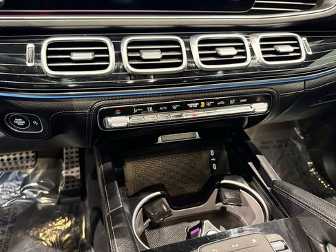 Used 2024 Mercedes-Benz GLS 580 4MATIC image 17