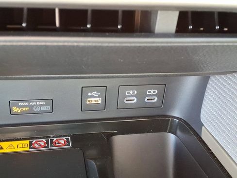Used 2025 Toyota Camry SE w/ Convenience Package FWD image 20