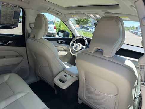 Used 2023 Volvo XC60 B5 Plus AWD/4WD image 16