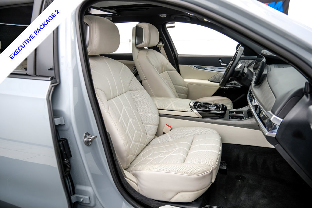 Used 2023 BMW i7 xDrive60 AWD/4WD image 43