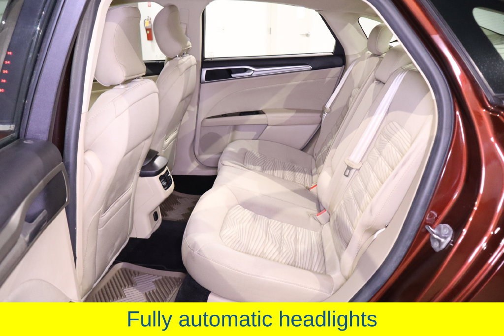 Used 2016 Ford Fusion SE FWD image 27