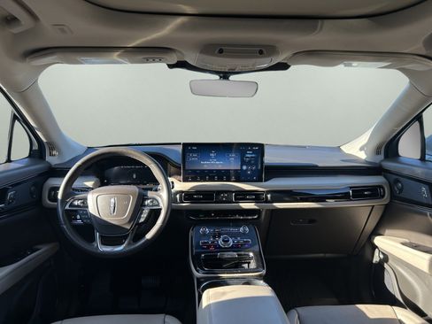 Certified 2021 Lincoln Nautilus Reserve image 10