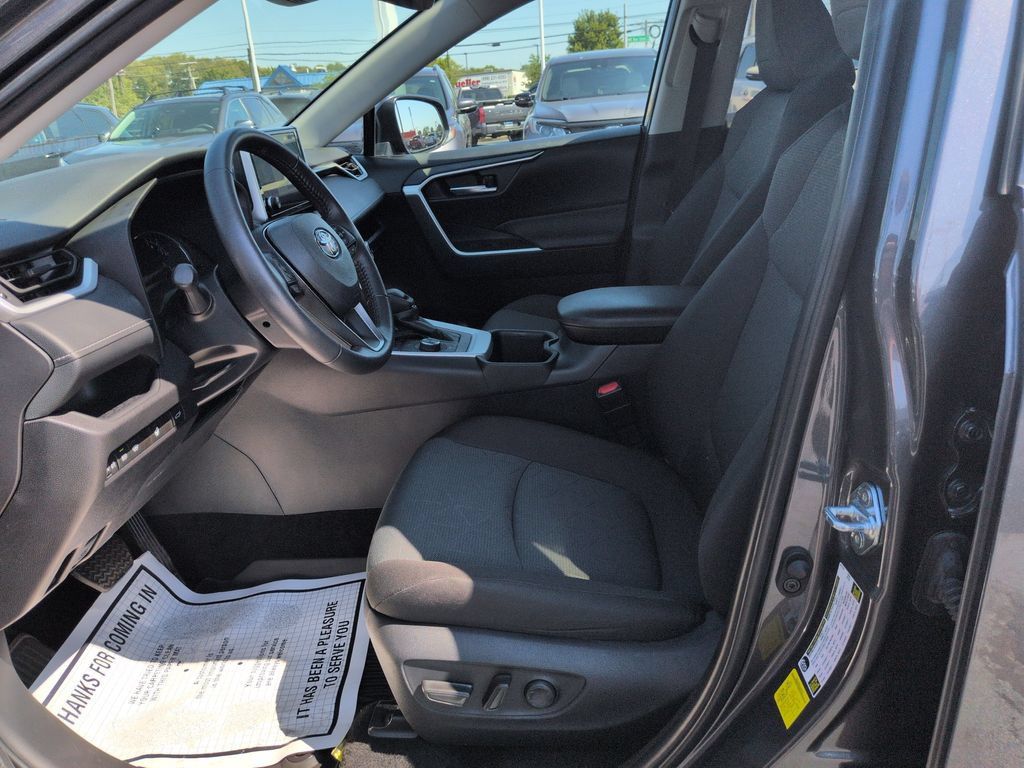Certified 2025 Toyota RAV4 XLE w/ Convenience Package AWD/4WD image 9