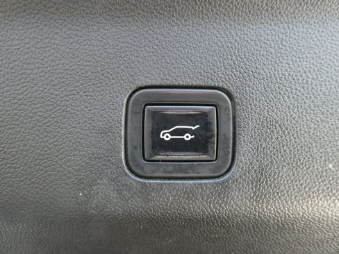 Used 2021 Chevrolet Tahoe LT image 18