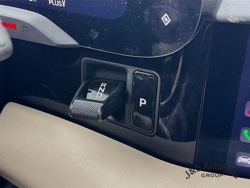 Used 2022 Porsche Taycan 4 Cross Turismo w/ Premium Package image 21