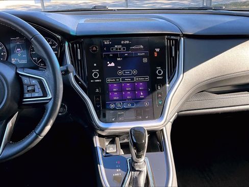 Used 2022 Subaru Outback Premium image 7