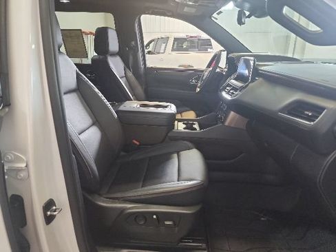 Used 2024 Chevrolet Tahoe High Country w/ Premium Package 2 AWD/4WD image 20