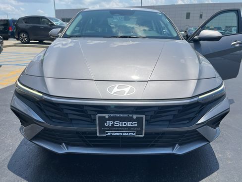 Used 2025 Hyundai Elantra Hybrid FWD image 57