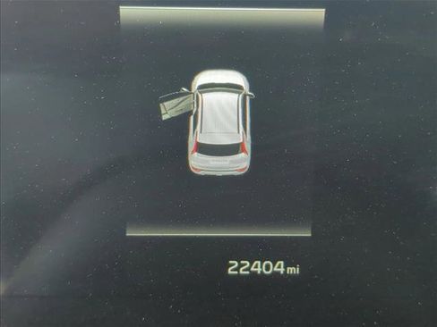 Used 2023 Kia Niro EX image 11