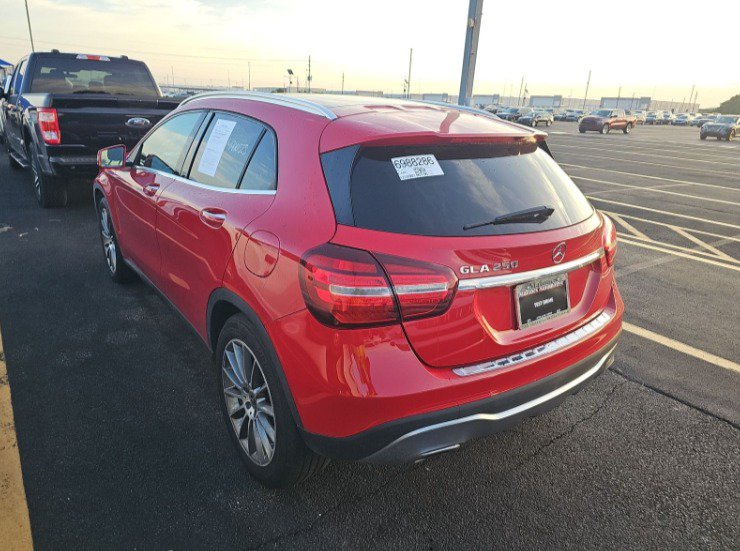Used 2018 Mercedes-Benz GLA 250 w/ Premium Package image 4