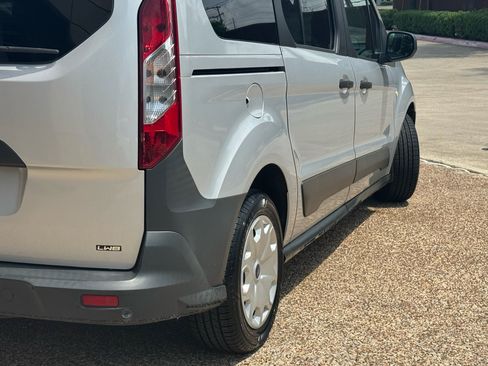 Used 2017 Ford Transit Connect XL FWD image 4