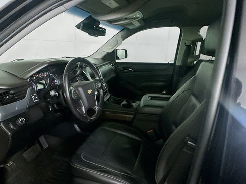 Used 2018 Chevrolet Suburban LT image 13