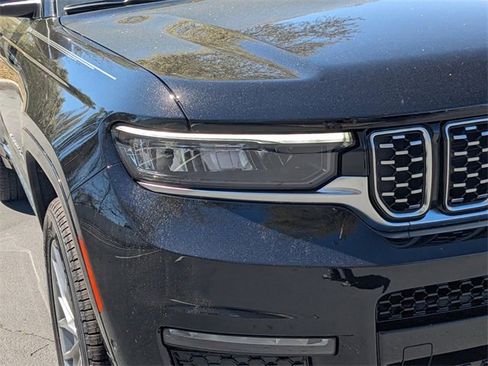 New 2025 Jeep Grand Cherokee L Summit w/ Luxury Tech Group V image 10