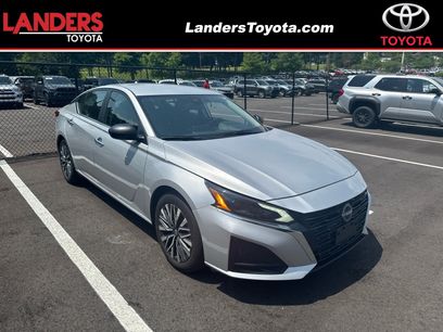 Used 2024 Nissan Altima 2.5 SV