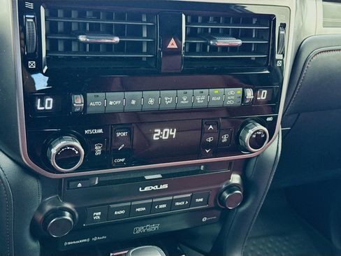 Used 2023 Lexus GX 460 Luxury w/ Off Road Package AWD/4WD image 12