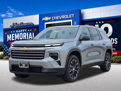 New 2026 Chevrolet Traverse LT w/ Sun and Wheel Package AWD/4WD image 2