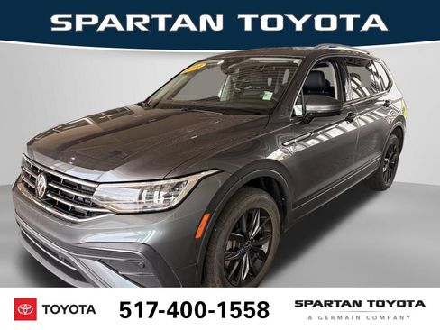 Used 2024 Volkswagen Tiguan SE AWD/4WD image 1