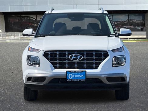 New 2025 Hyundai Venue SEL image 10