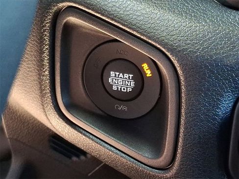 New 2025 Jeep Gladiator Sport image 13