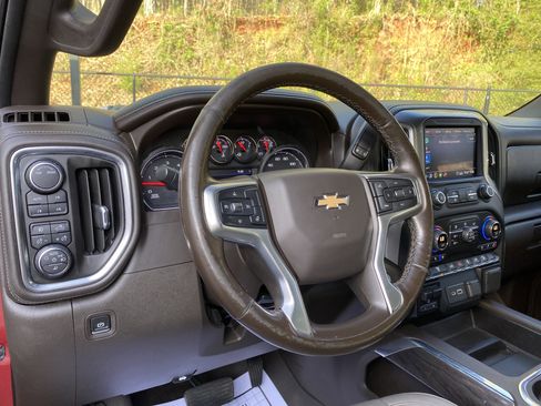 Used 2020 Chevrolet Silverado 2500 LTZ w/ LTZ Convenience Package image 17