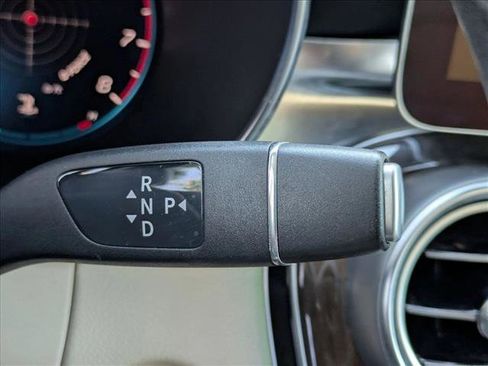 Used 2022 Mercedes-Benz GLC 300 image 12
