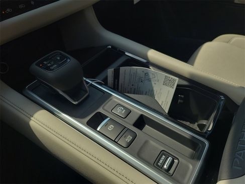 New 2025 Nissan Pathfinder SV w/ Black Appearance Package image 19