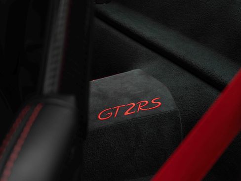 Used 2018 Porsche 911 GT2 RS image 23