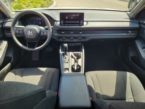 Used 2025 Honda Accord SE image 15