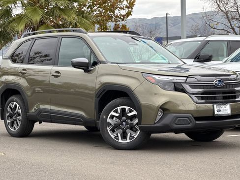 Used 2026 Subaru Forester Premium AWD/4WD image 2