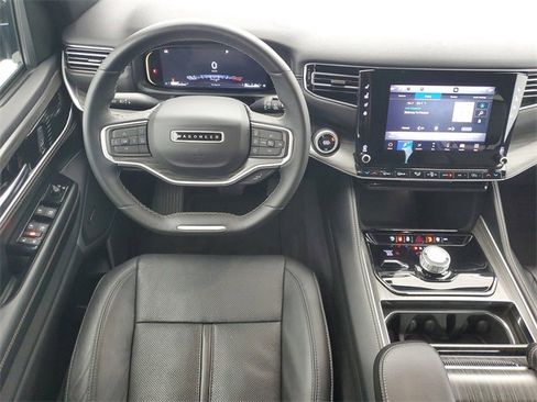 Used 2024 Jeep Wagoneer L Series II w/ Flexible Seating Group image 16