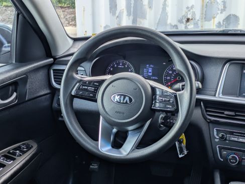 Used 2020 Kia Optima LX FWD image 17