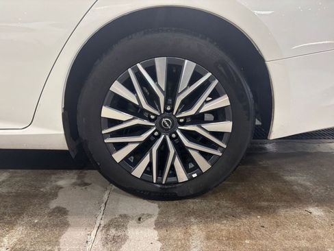 Used 2025 Nissan Altima 2.5 SV image 29