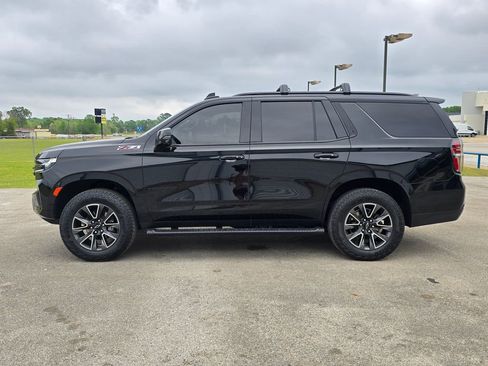 Used 2024 Chevrolet Tahoe Z71 w/ Luxury Package AWD/4WD image 2