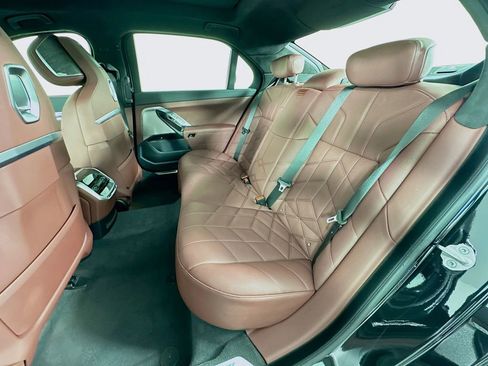 New 2025 BMW 760i xDrive w/ Executive Package image 17