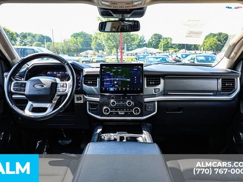 Used 2024 Ford Expedition XLT RWD image 30
