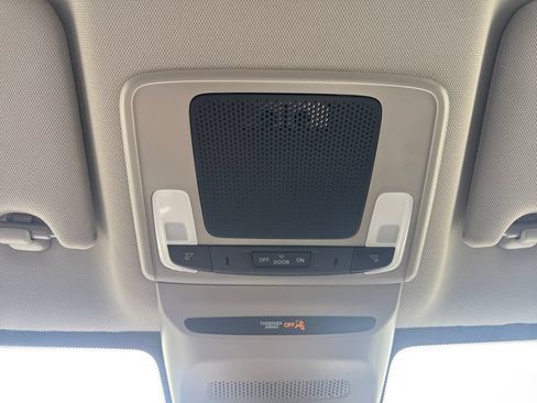 Used 2025 Honda HR-V LX image 28