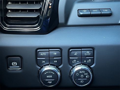 Used 2024 GMC Sierra 1500 AT4X image 20