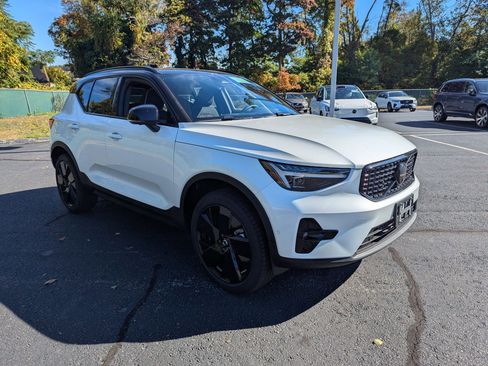 New 2026 Volvo XC40 B5 Ultra w/ Protection Package Premier image 2