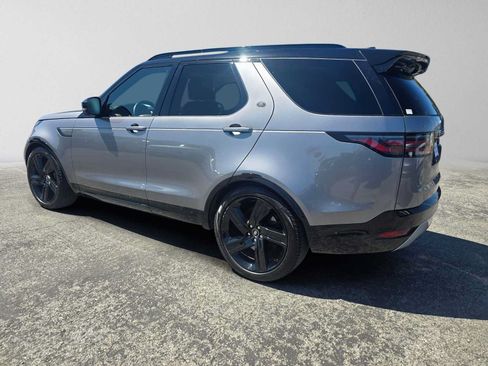 Used 2025 Land Rover Discovery Metropolitan Edition AWD/4WD image 3