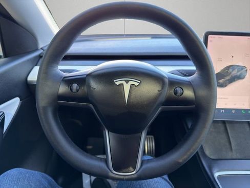 Used 2022 Tesla Model Y Performance image 14