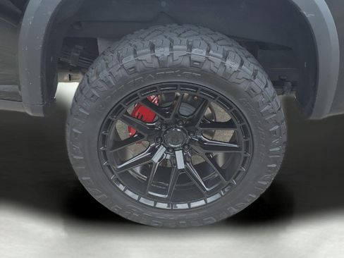 Used 2024 Chevrolet Silverado 1500 ZR2 w/ Technology Package AWD/4WD image 9