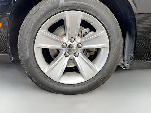 Used 2023 Dodge Challenger SXT image 14