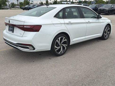 Certified 2025 Volkswagen Jetta SEL FWD image 6